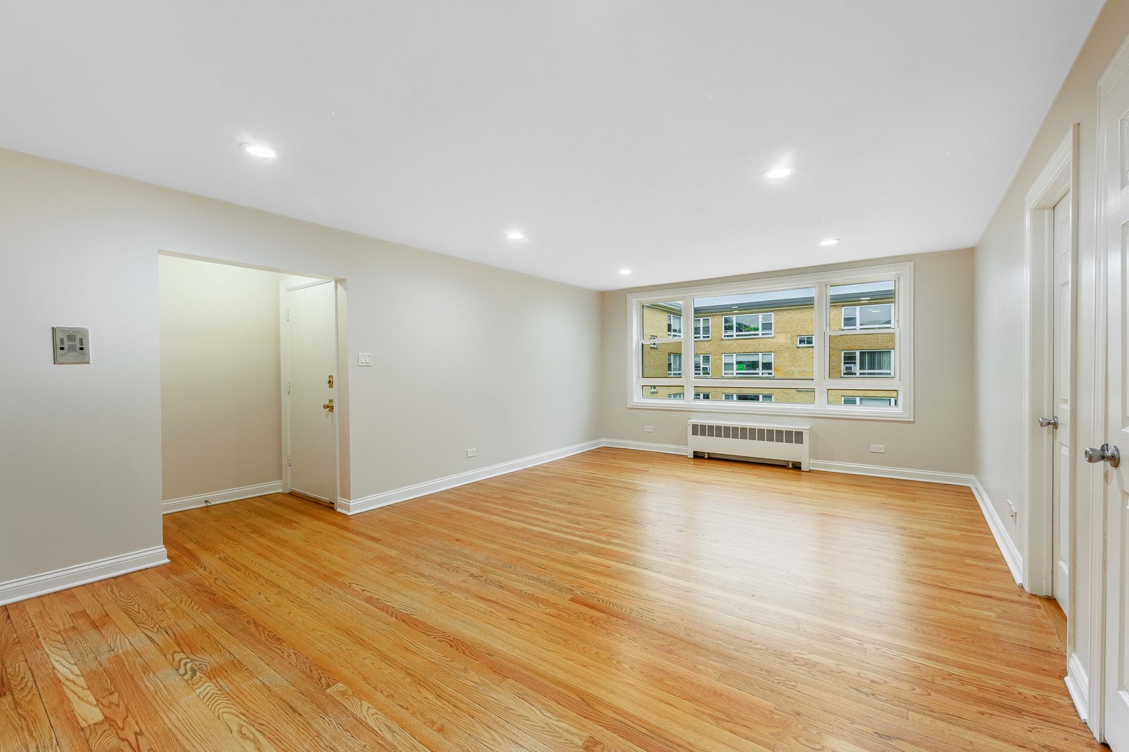 6100 N Damen Avenue #2A, Chicago, IL