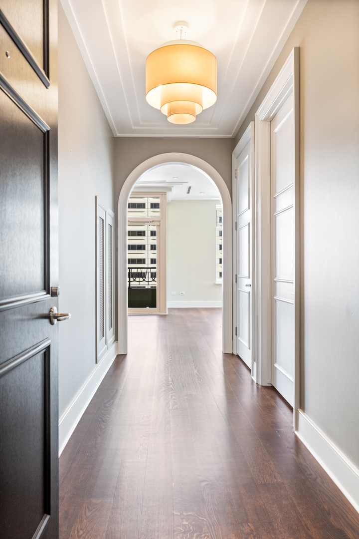 118 E Erie Street #18B, Chicago, IL