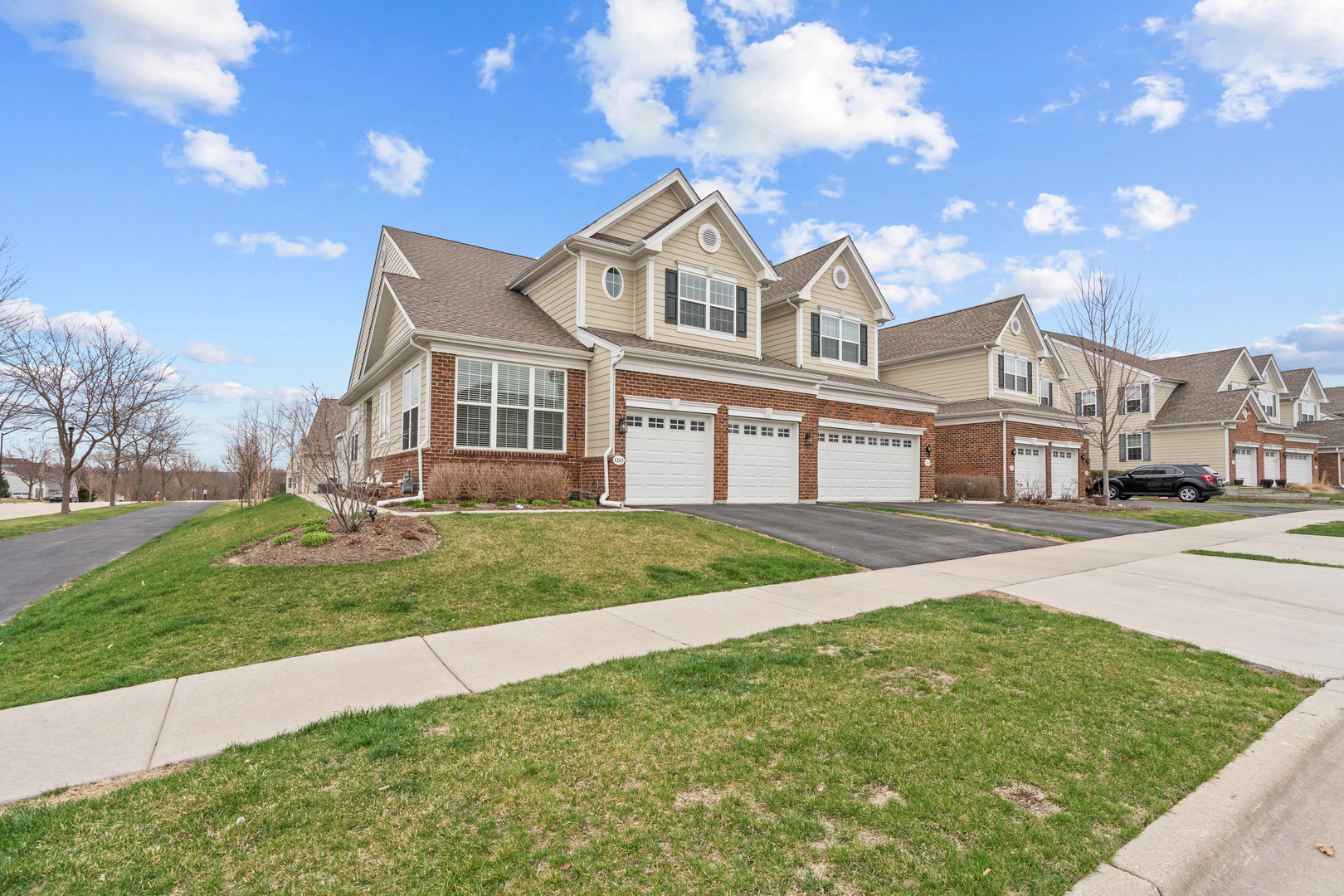 1265 Falcon Ridge Drive, Elgin, IL