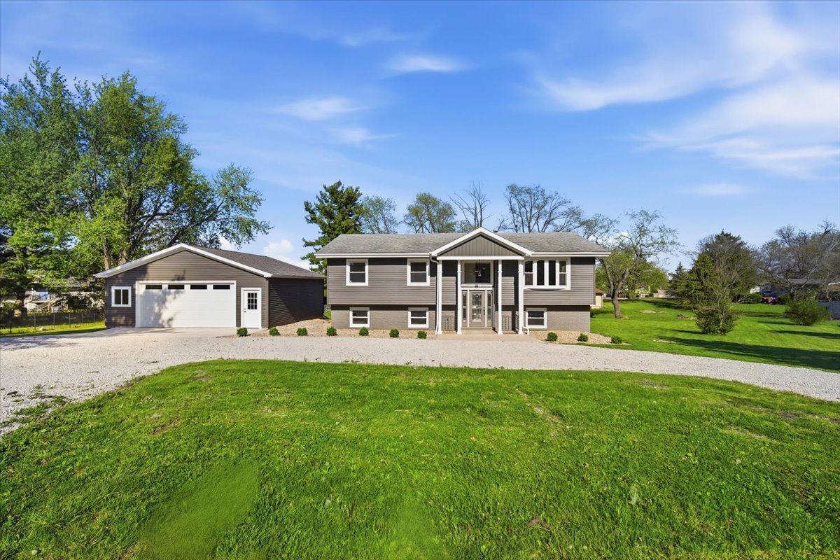 9646 Ridgewood Court, Bloomington, IL