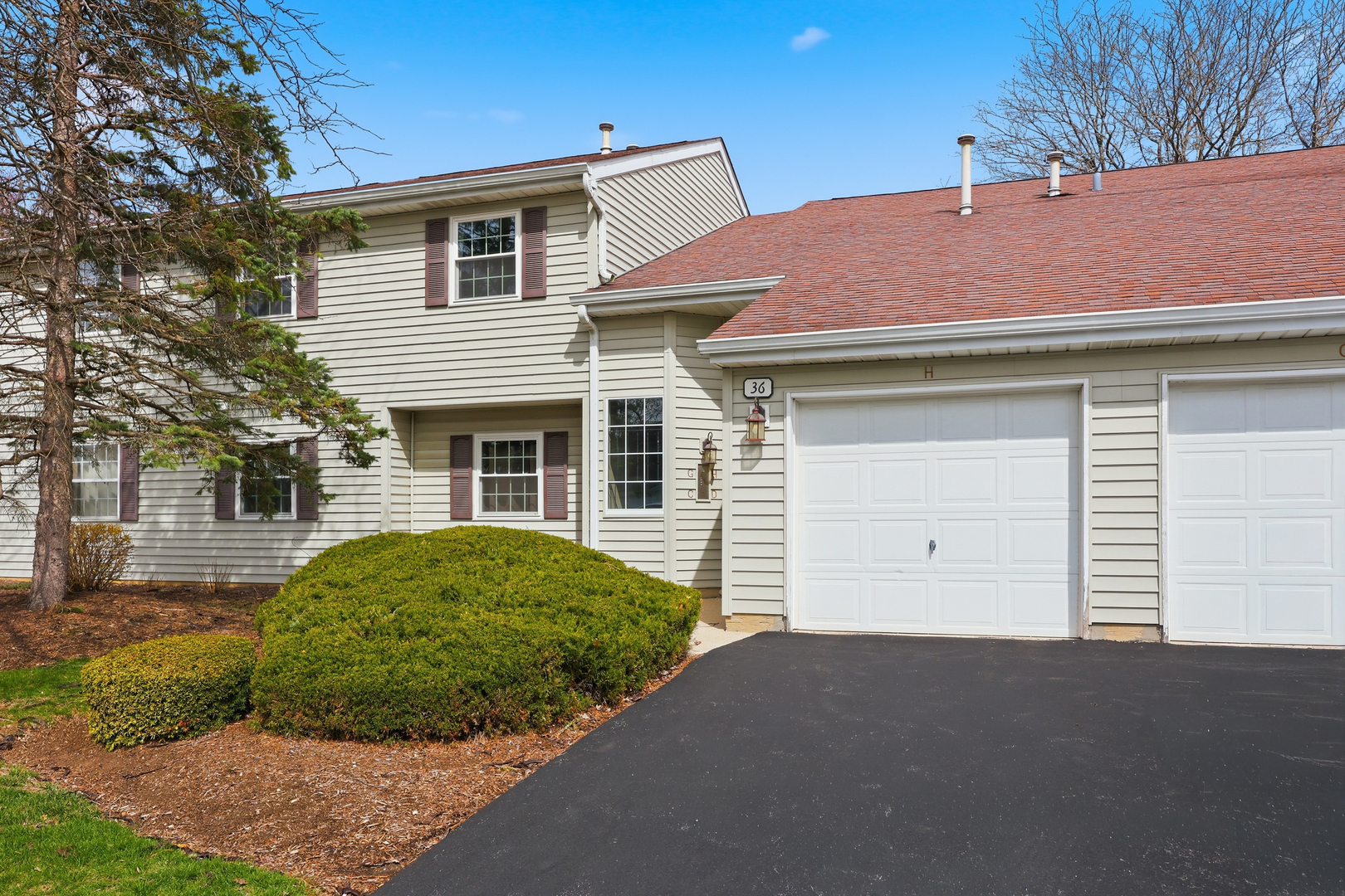 36 Gant Circle #H, Streamwood, IL