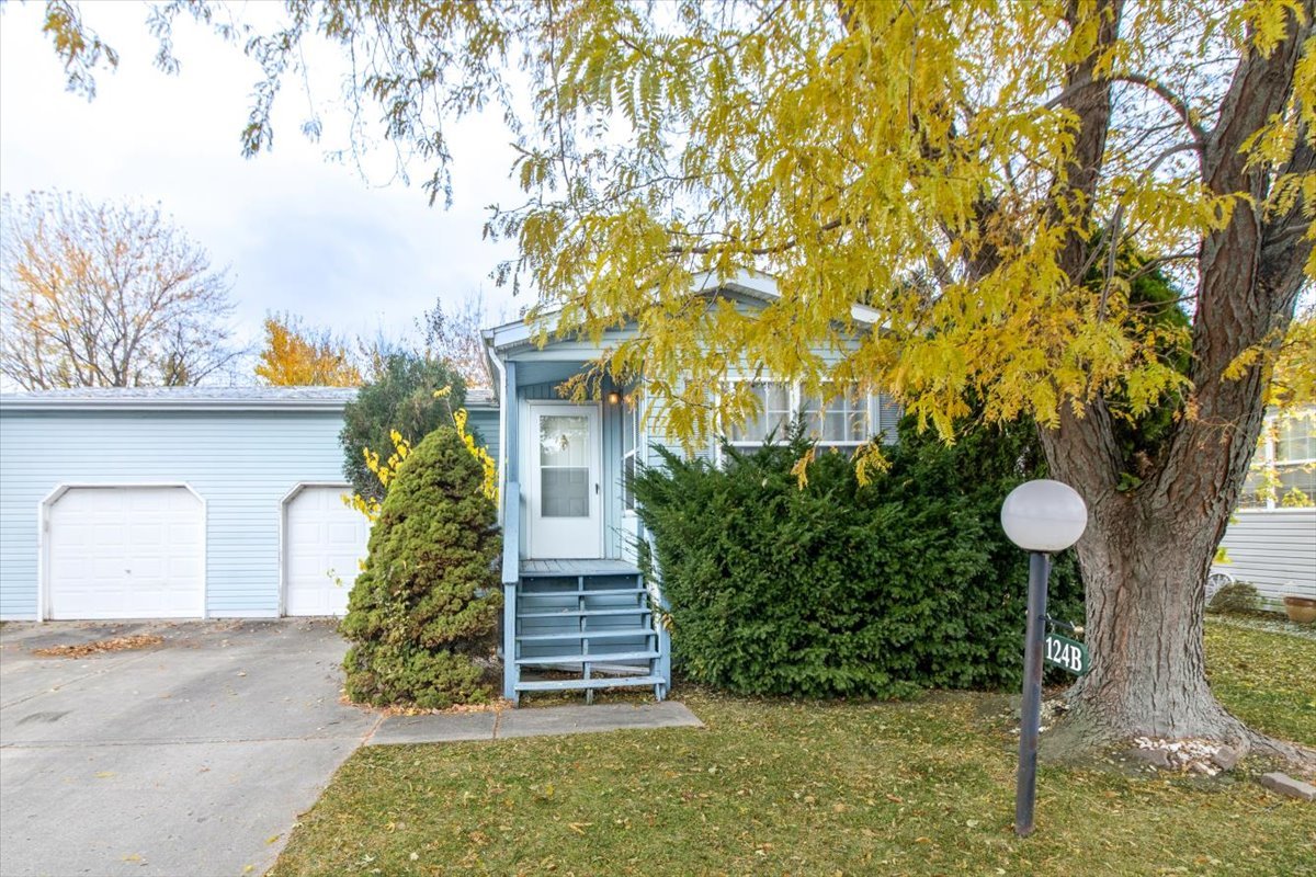 124 Cardinal Lane #B, Sandwich, IL