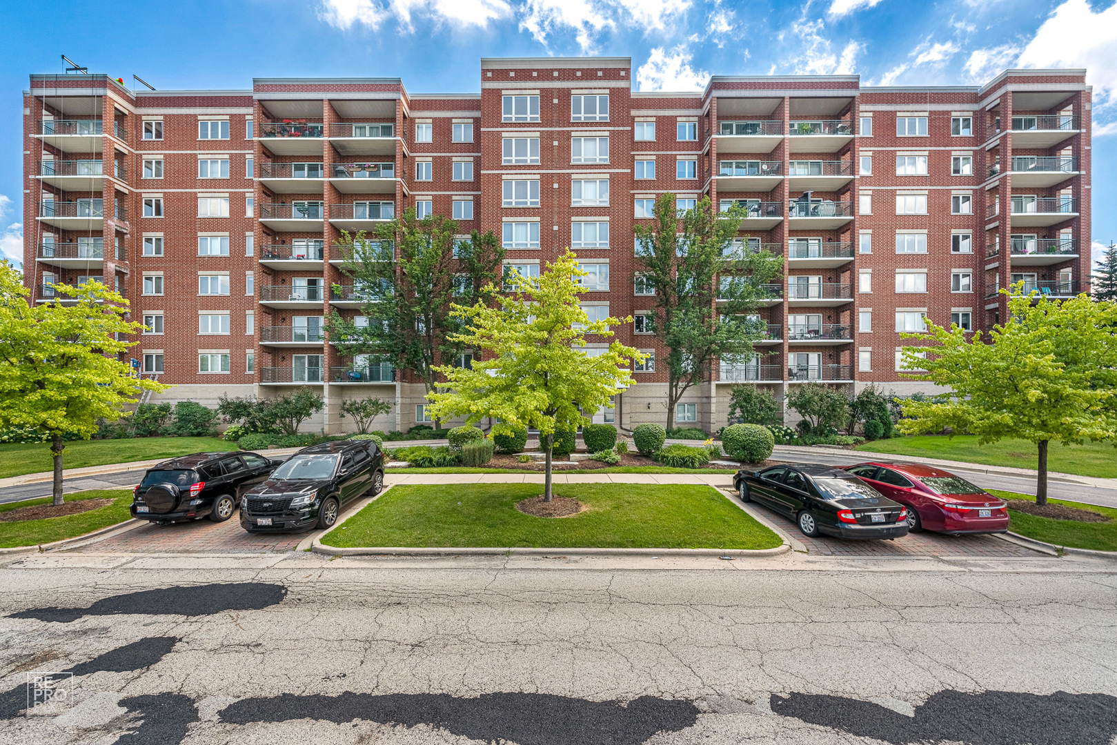 5555 N Cumberland Avenue #711, Chicago, IL