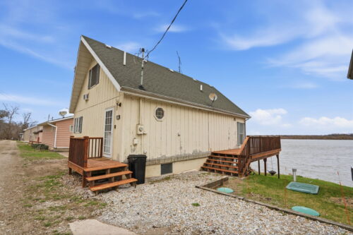 9874 F Avenue, Wapello, IA