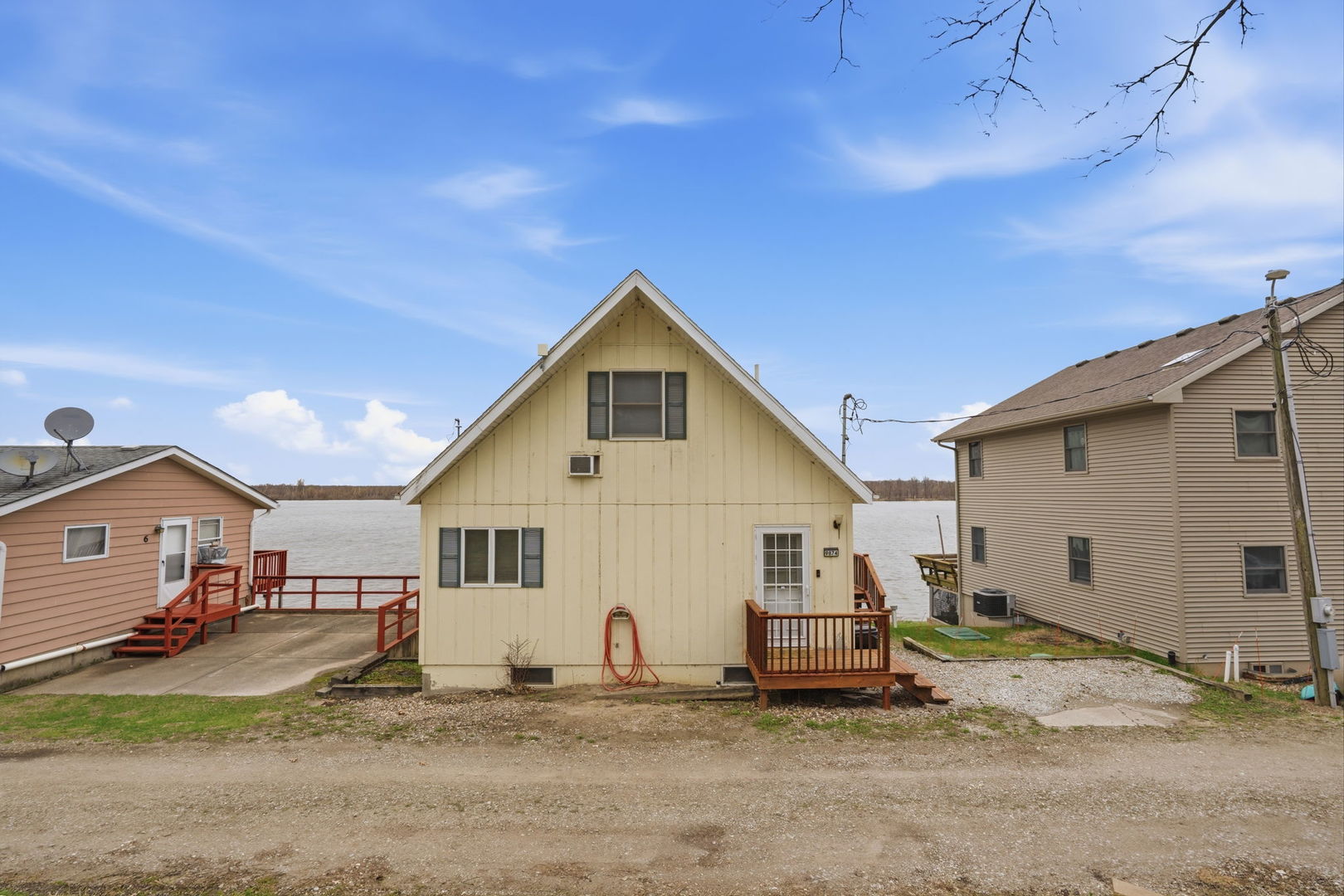 9874 F Avenue, Wapello, IA