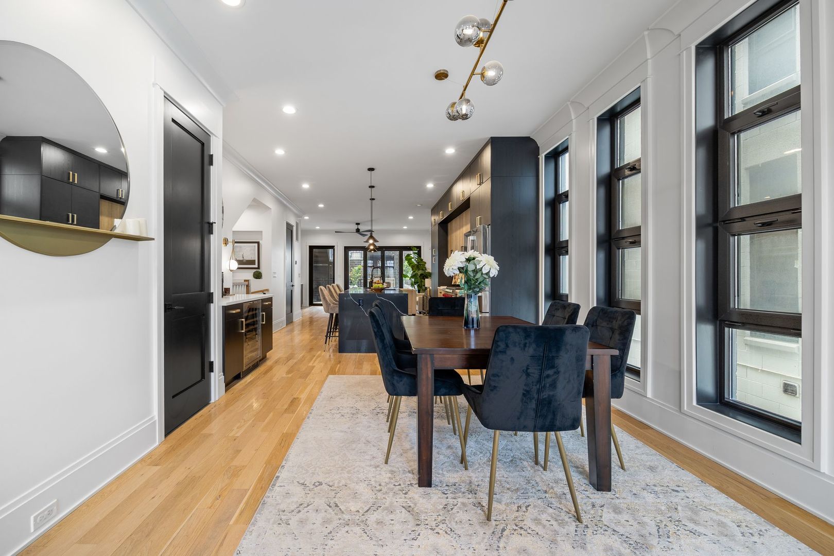 1107 W Chestnut Street #1W, Chicago, IL