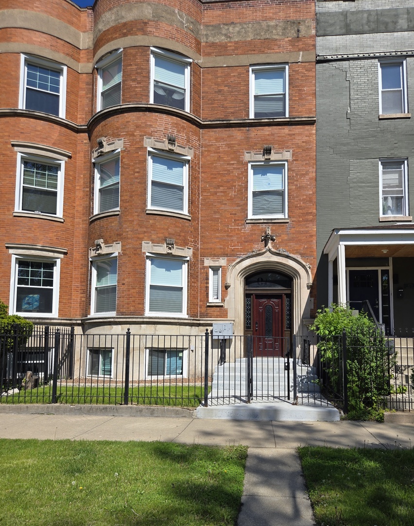 4749 S Prairie Avenue #2, Chicago, IL