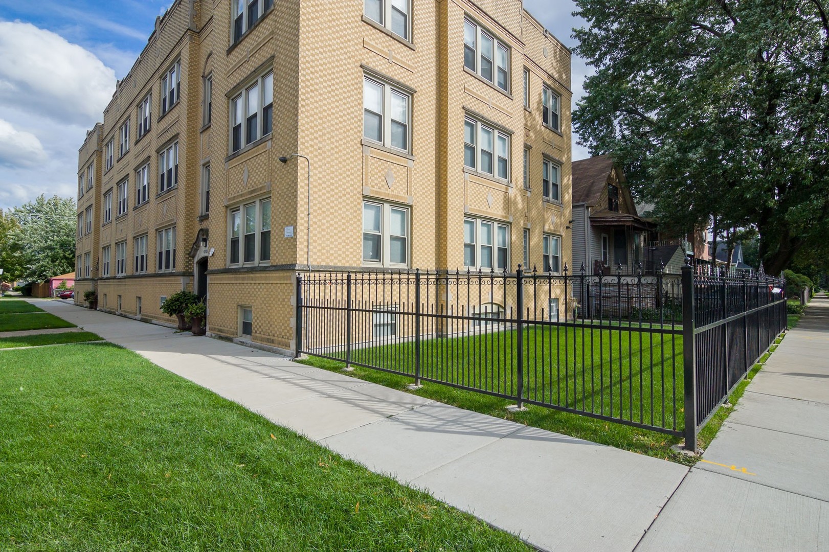 4715 W Cornelia Avenue #3E, Chicago, IL