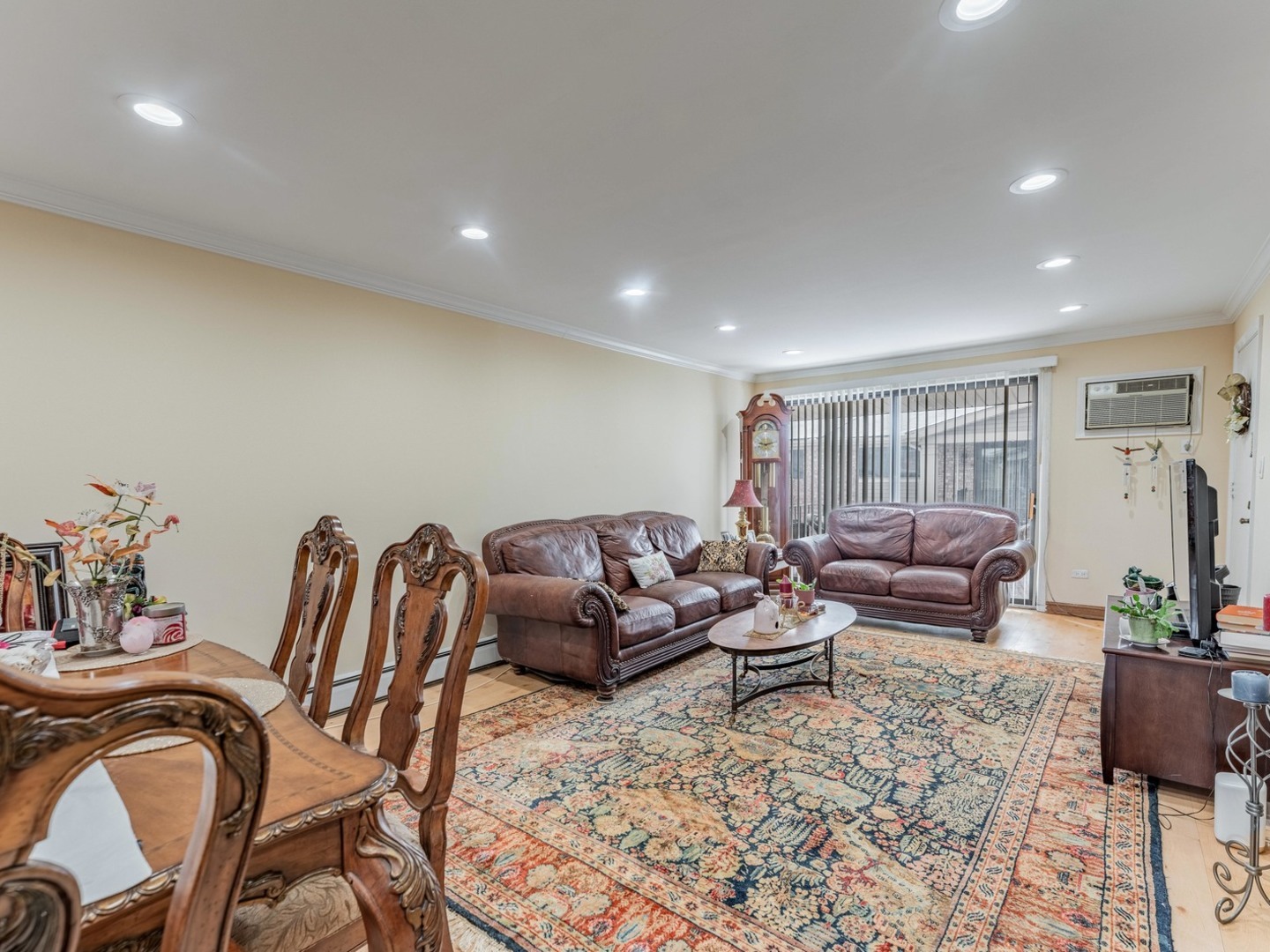 5331 N Delphia Avenue #331e, Chicago, IL