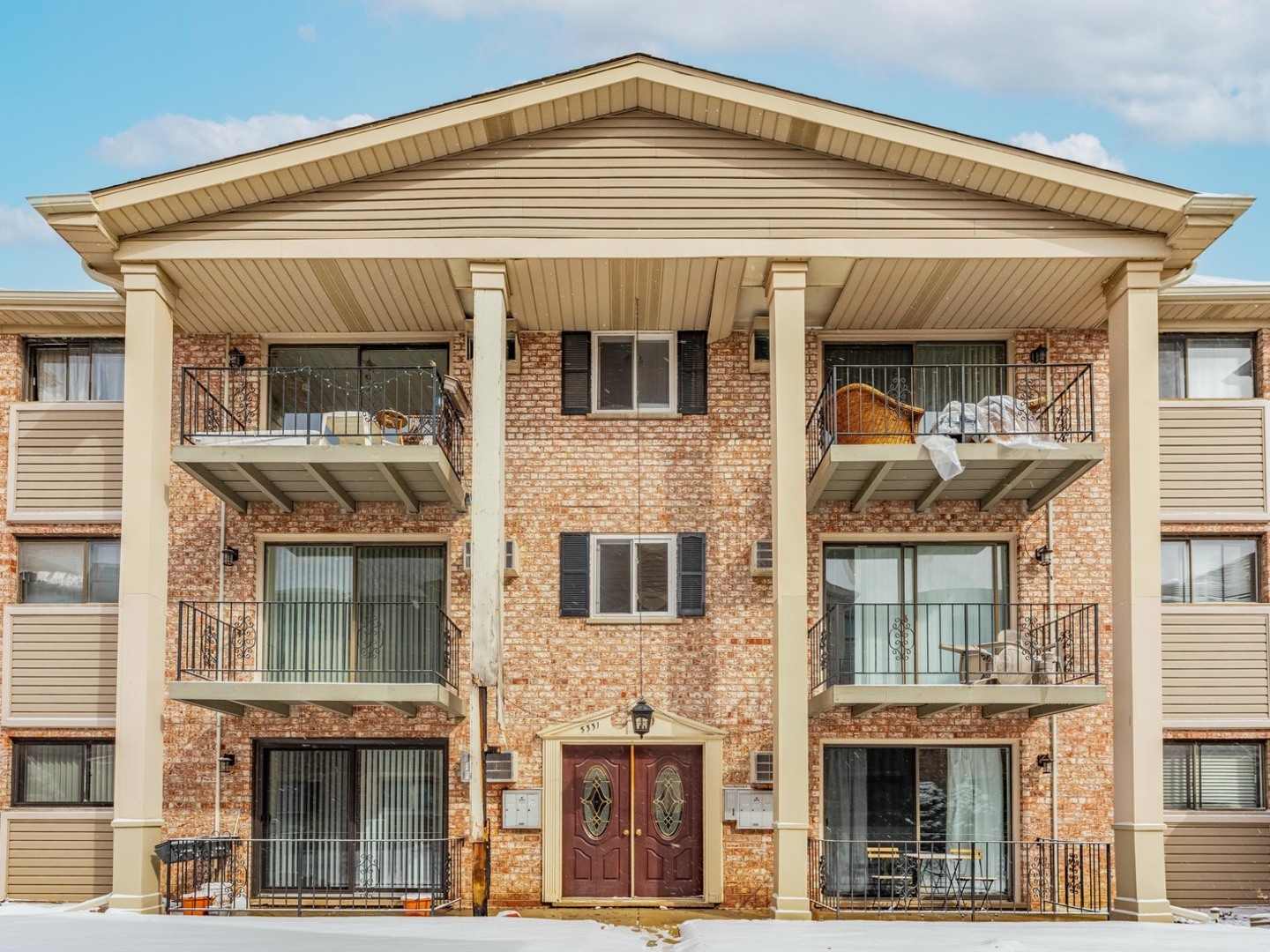 5331 N Delphia Avenue #331e, Chicago, IL