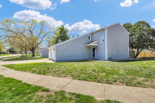 1937 Blackthorn Drive #1937, Champaign, IL