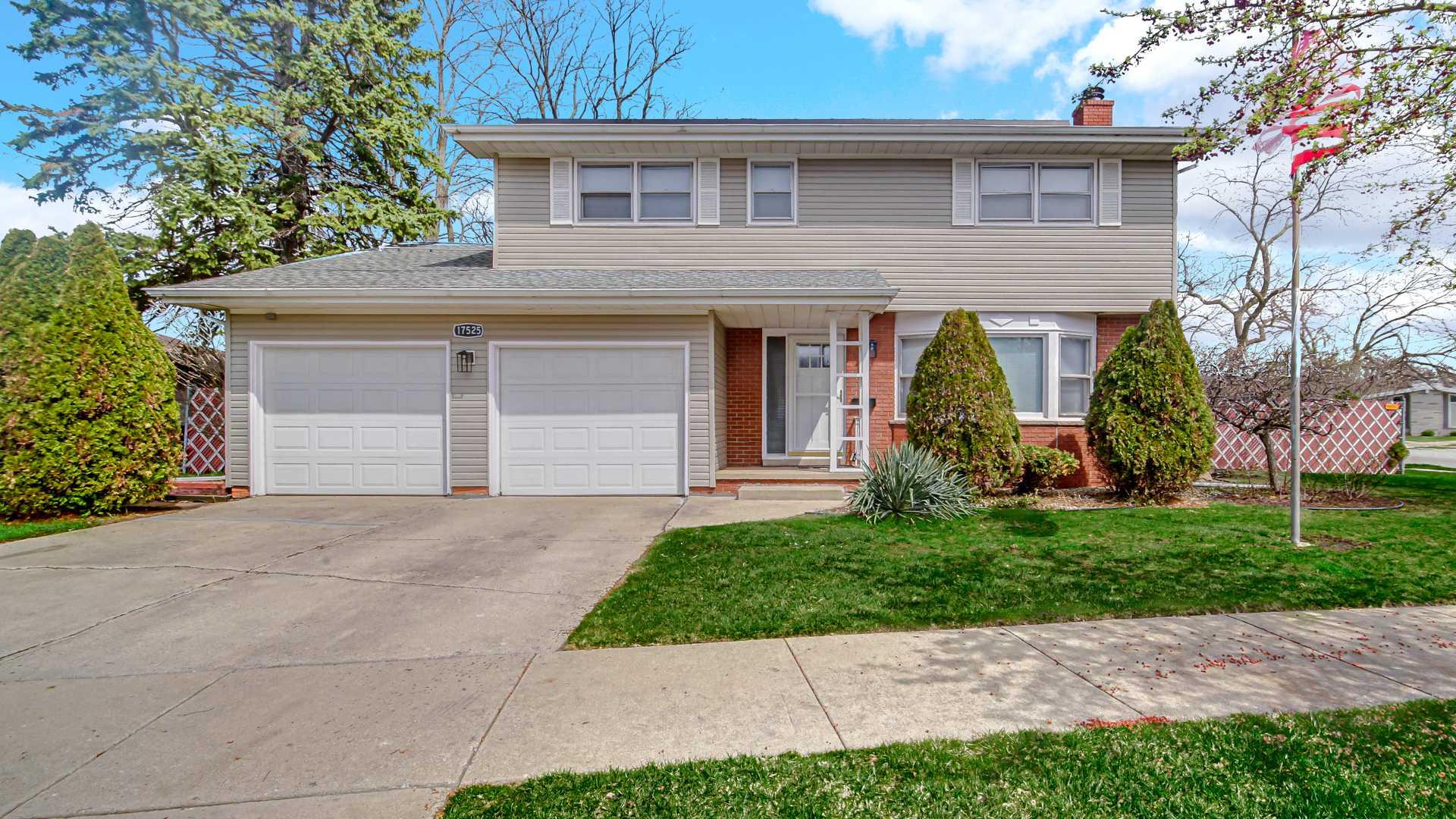 17525 Maple Avenue, Lansing, IL