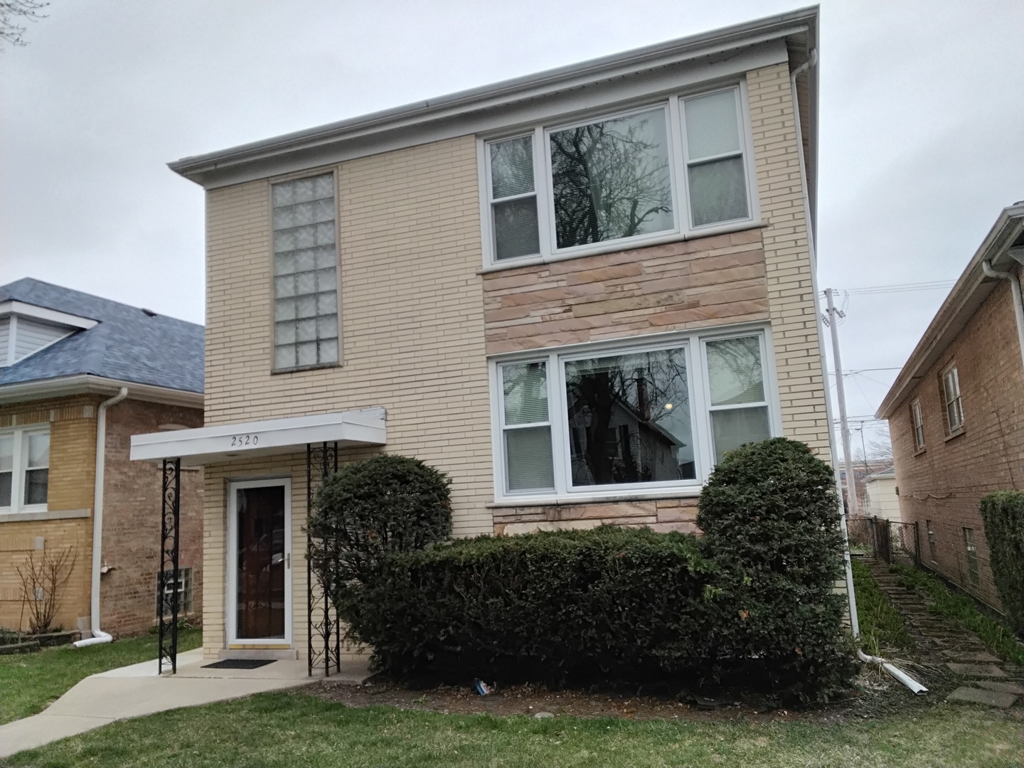 2520 N NEVA Avenue #1, Chicago, IL