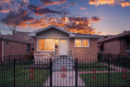 11038 S Eberhart Avenue, Chicago, IL