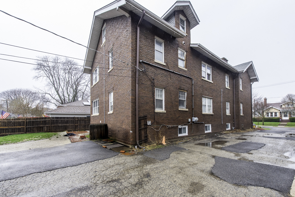 415 W Ridgeland Avenue #2, Waukegan, IL