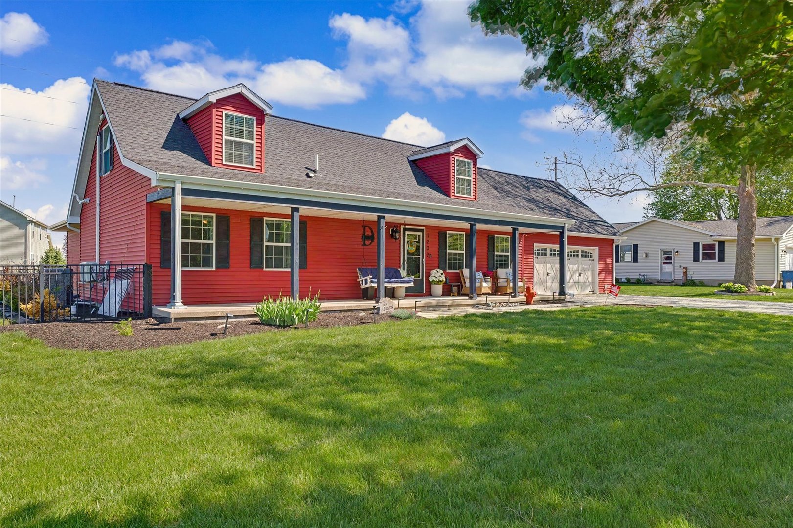 1202 Peters Drive, St. Joseph, IL