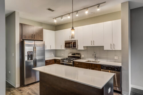 851 W Grand Avenue #404, Chicago, IL