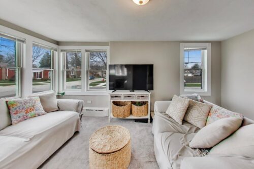 9501 Jackson Avenue, Brookfield, IL