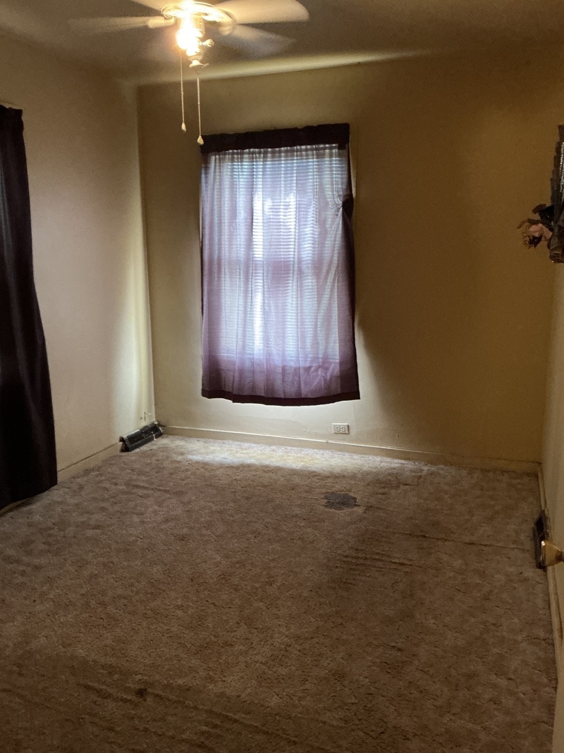 9230 S Saginaw Avenue, Chicago, IL