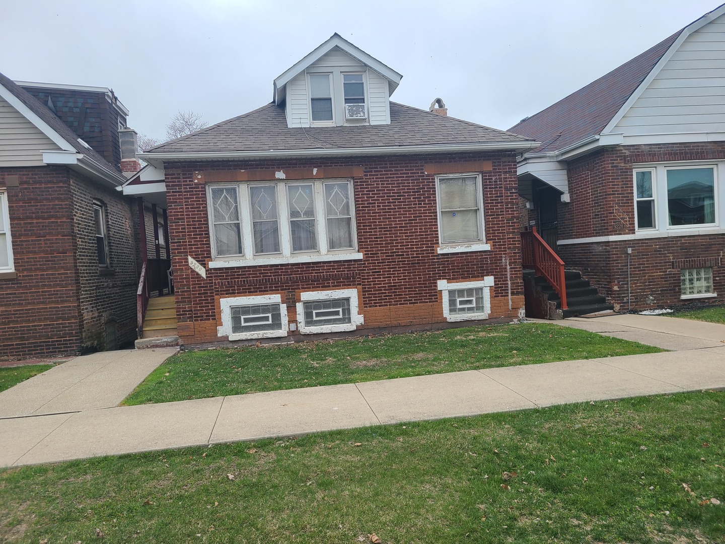 9230 S Saginaw Avenue, Chicago, IL