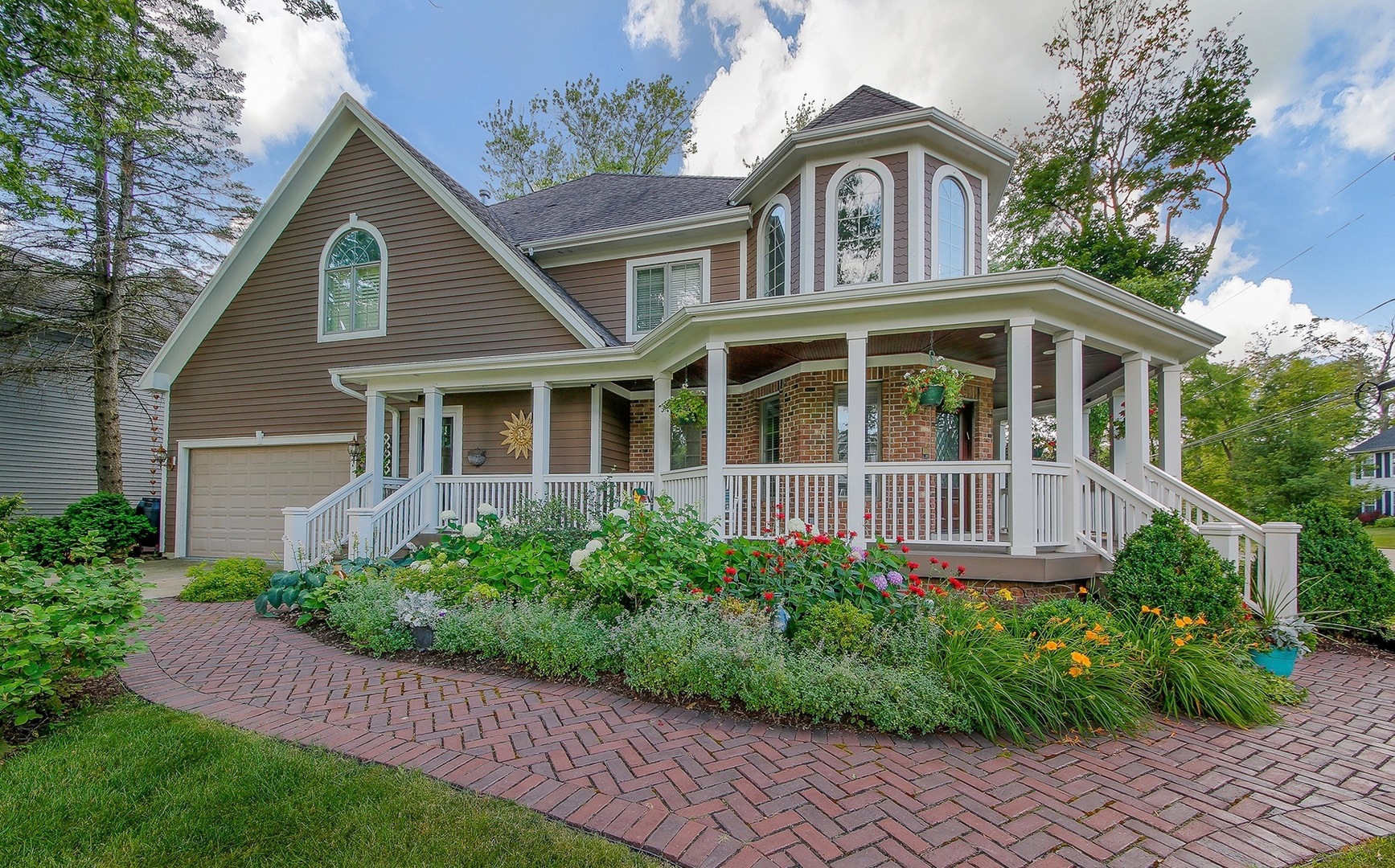439 Hill Avenue, Glen Ellyn, IL