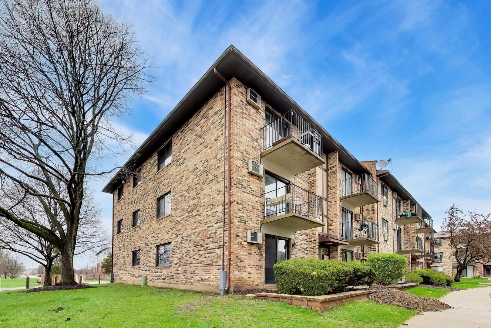 324 Klein Creek Court #A, Carol Stream, IL