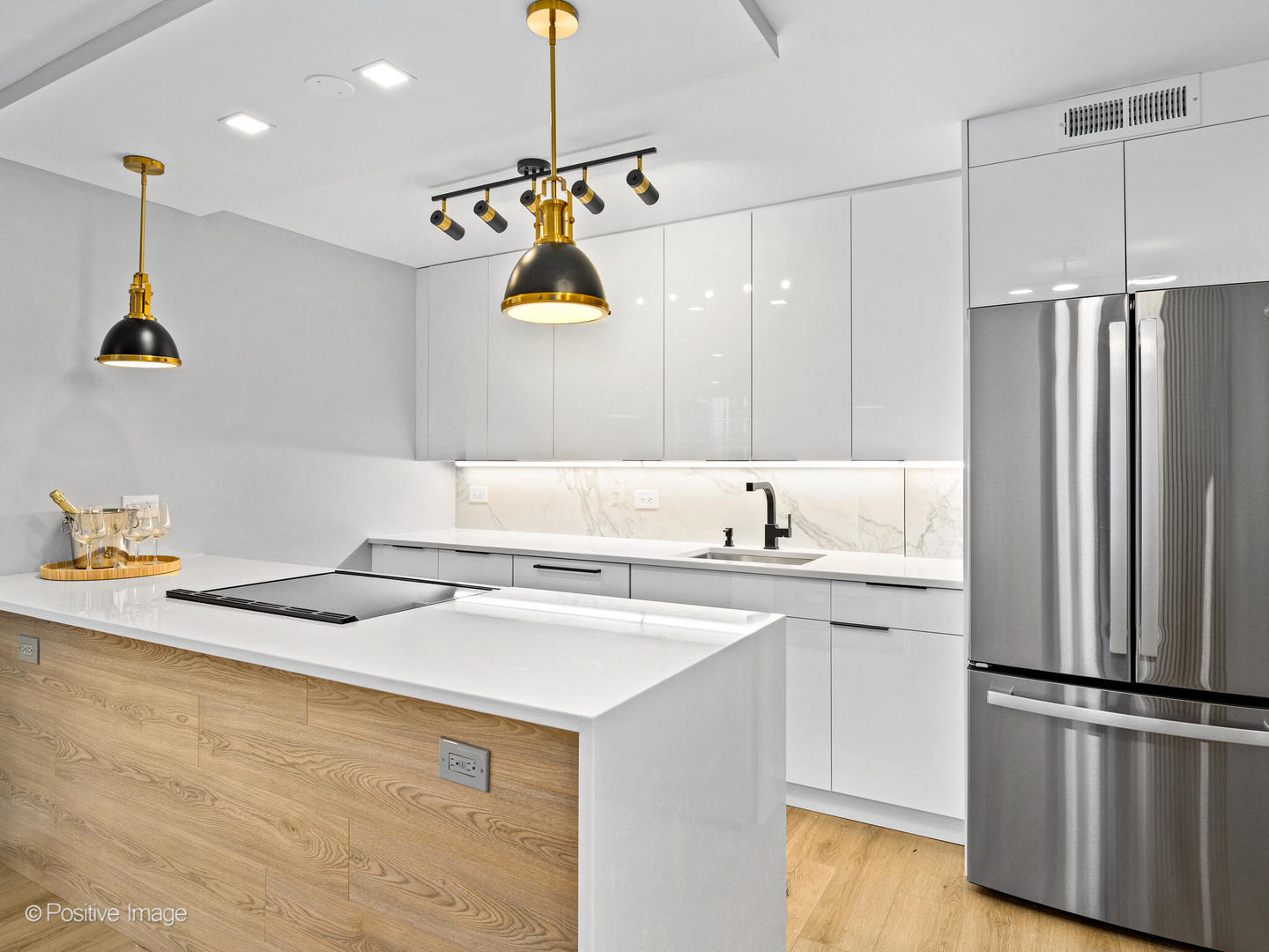 1455 N Sandburg Terrace #209B, Chicago, IL