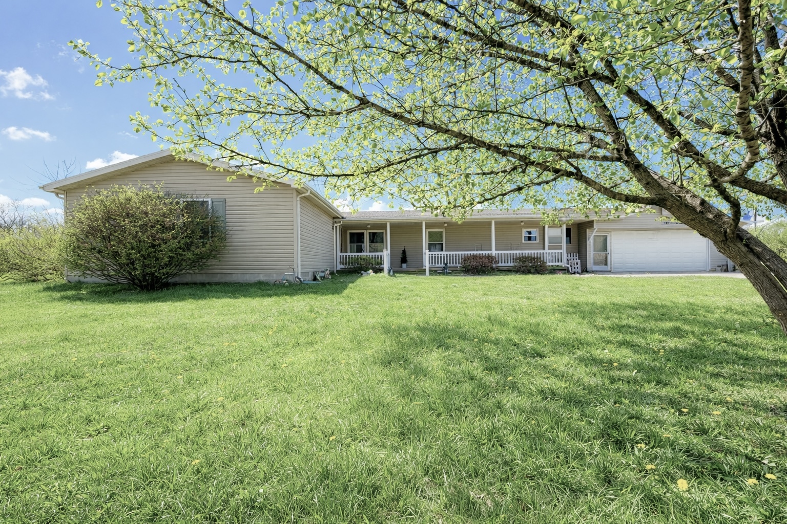 2041 mills cart Road, Salem, IL