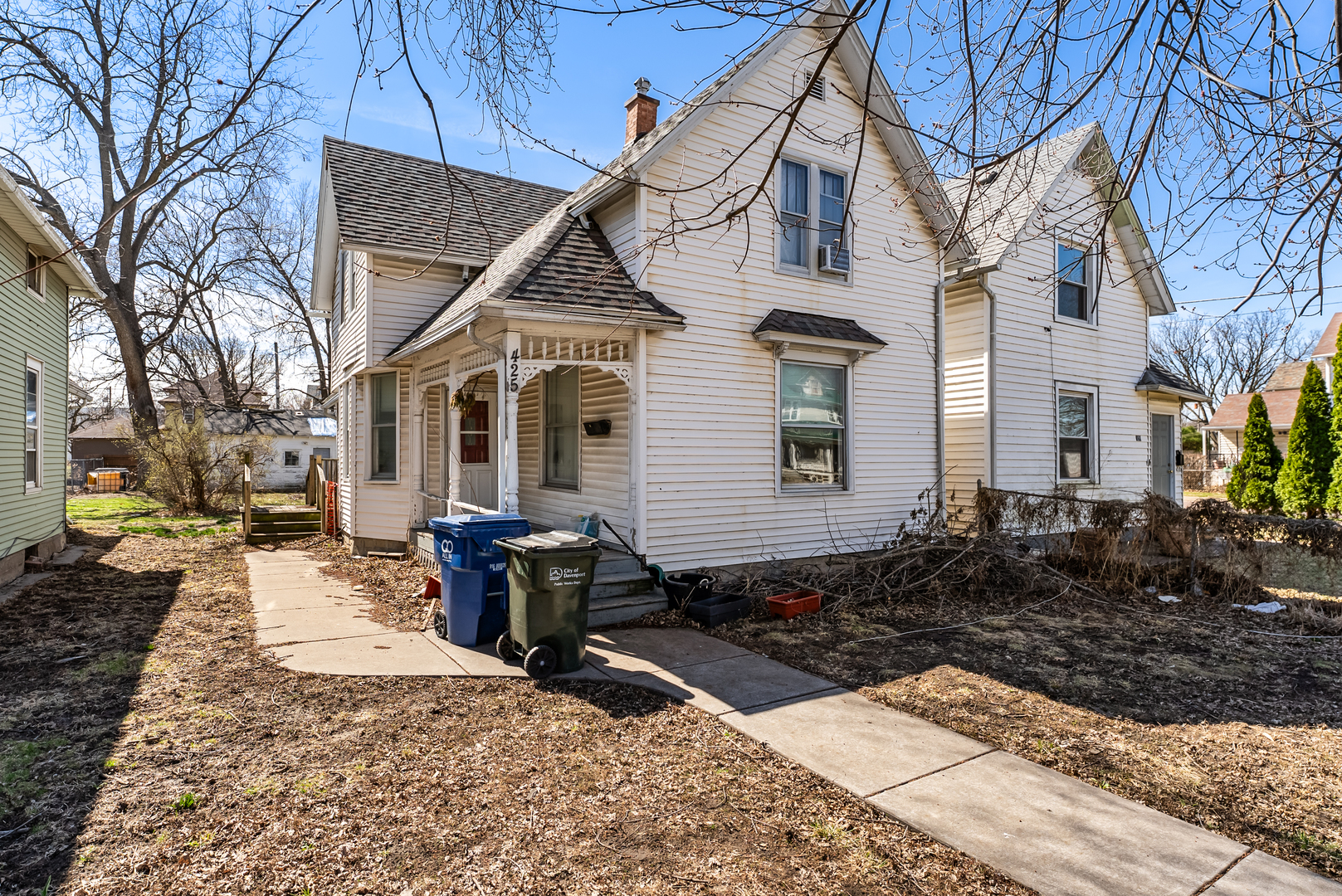425 W 16th Street, Davenport, IA