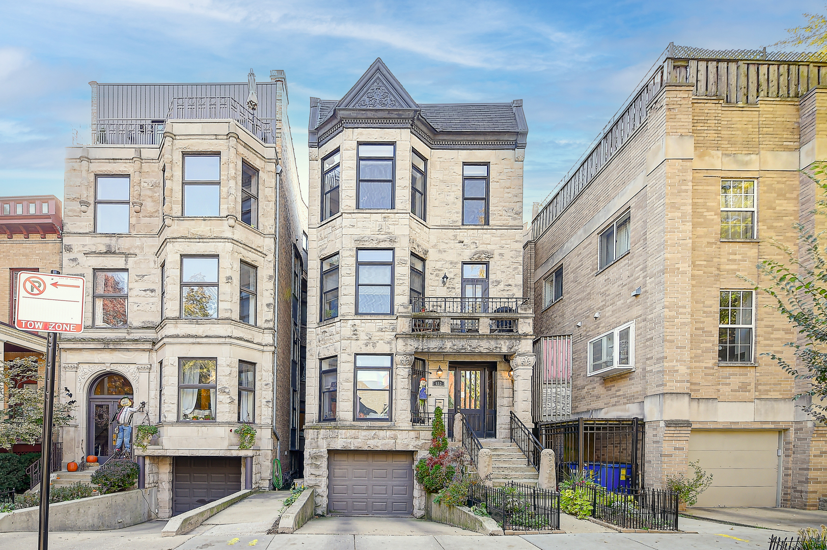 653 W Barry Avenue #1S, Chicago, IL