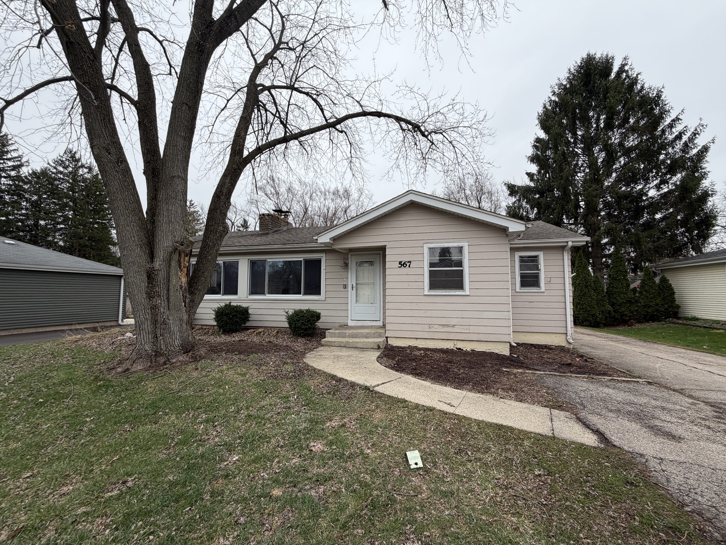 28W567 Forestview Avenue, Warrenville, IL