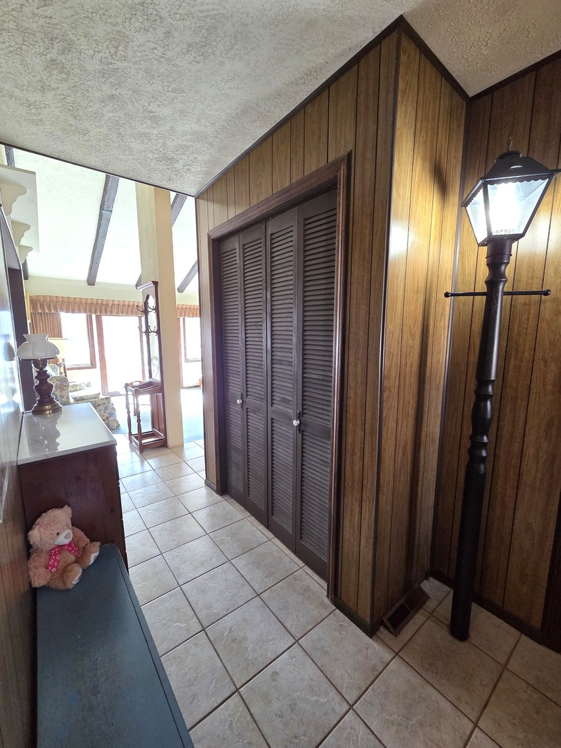 67833 Lake Trail Road, Lakeville, IN