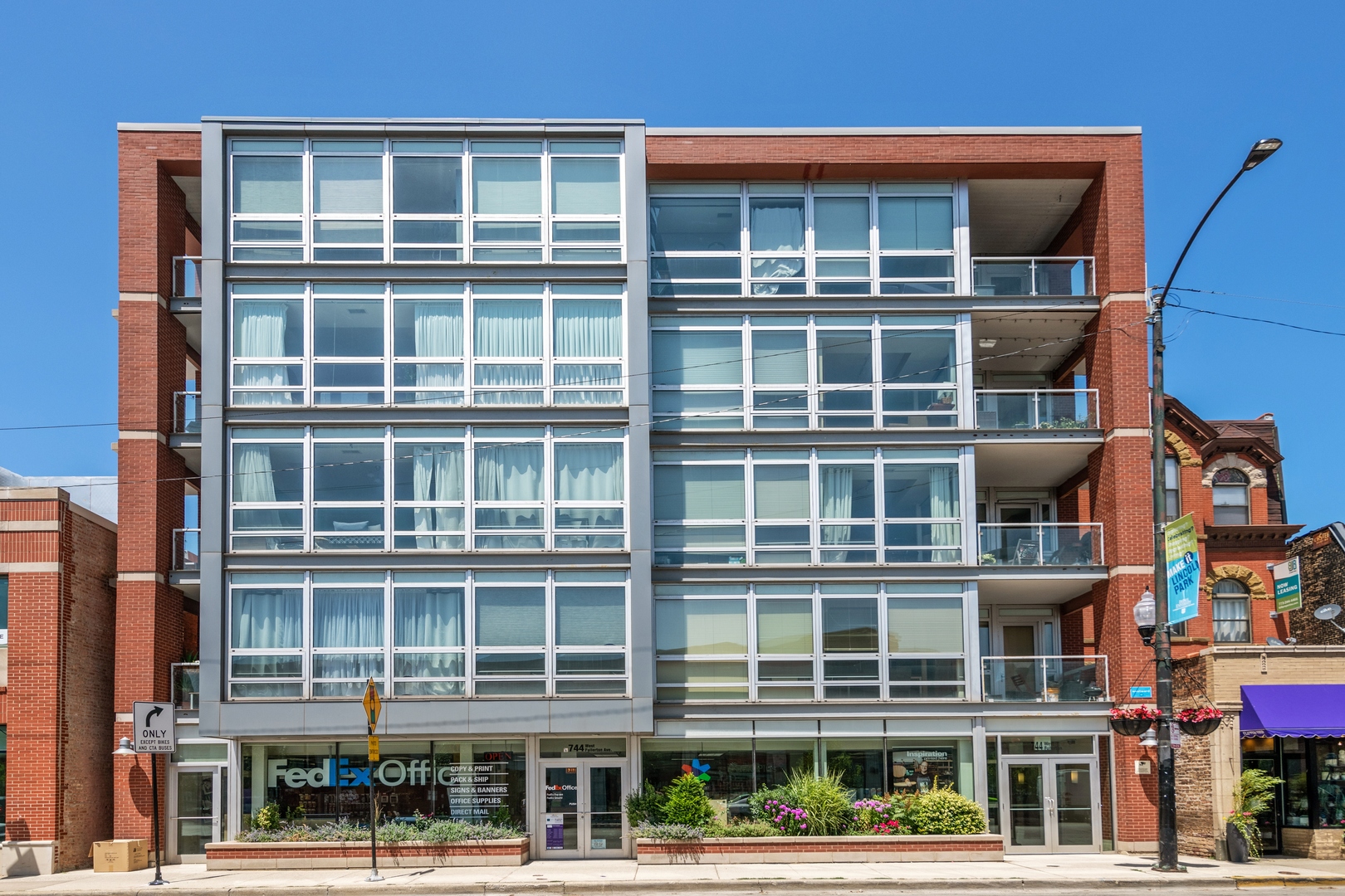 744 W Fullerton Avenue #403, Chicago, IL