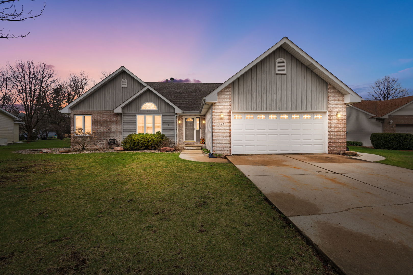 125 N Hamilton Drive, Grant Park, IL