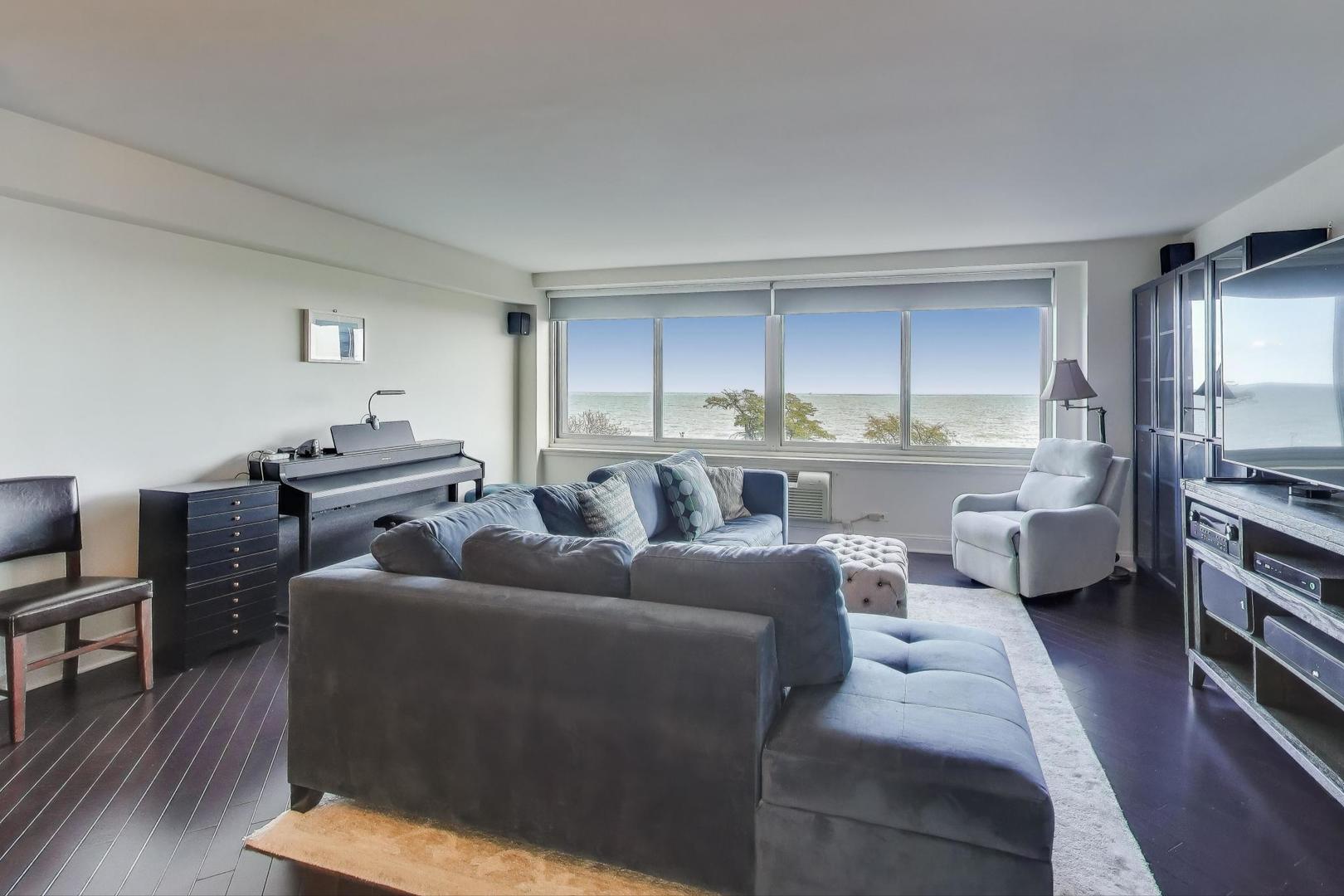 1440 N Lake Shore Drive #5D, Chicago, IL