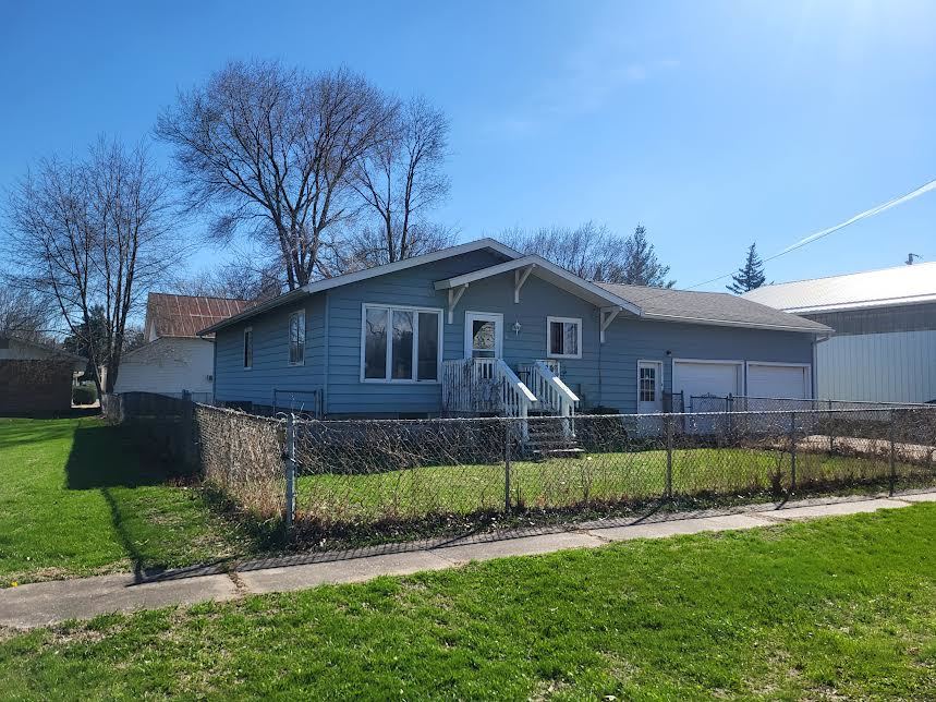 1404 17th Avenue, Viola, IL