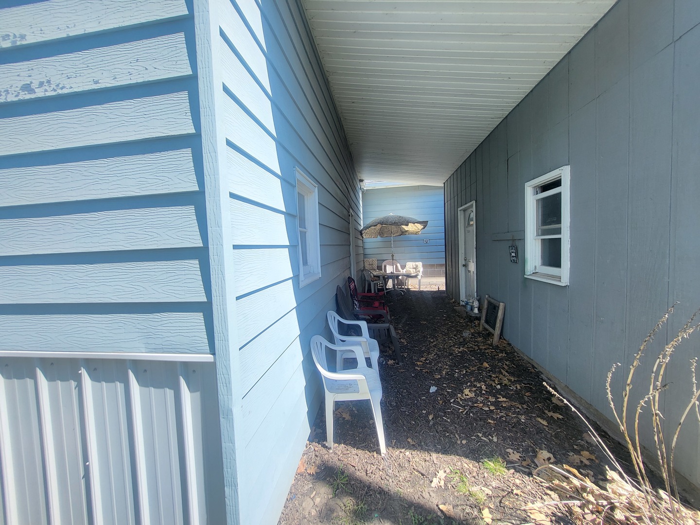 1404 17th Avenue, Viola, IL