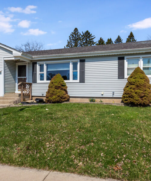 284 Washington Avenue, Hampshire, IL