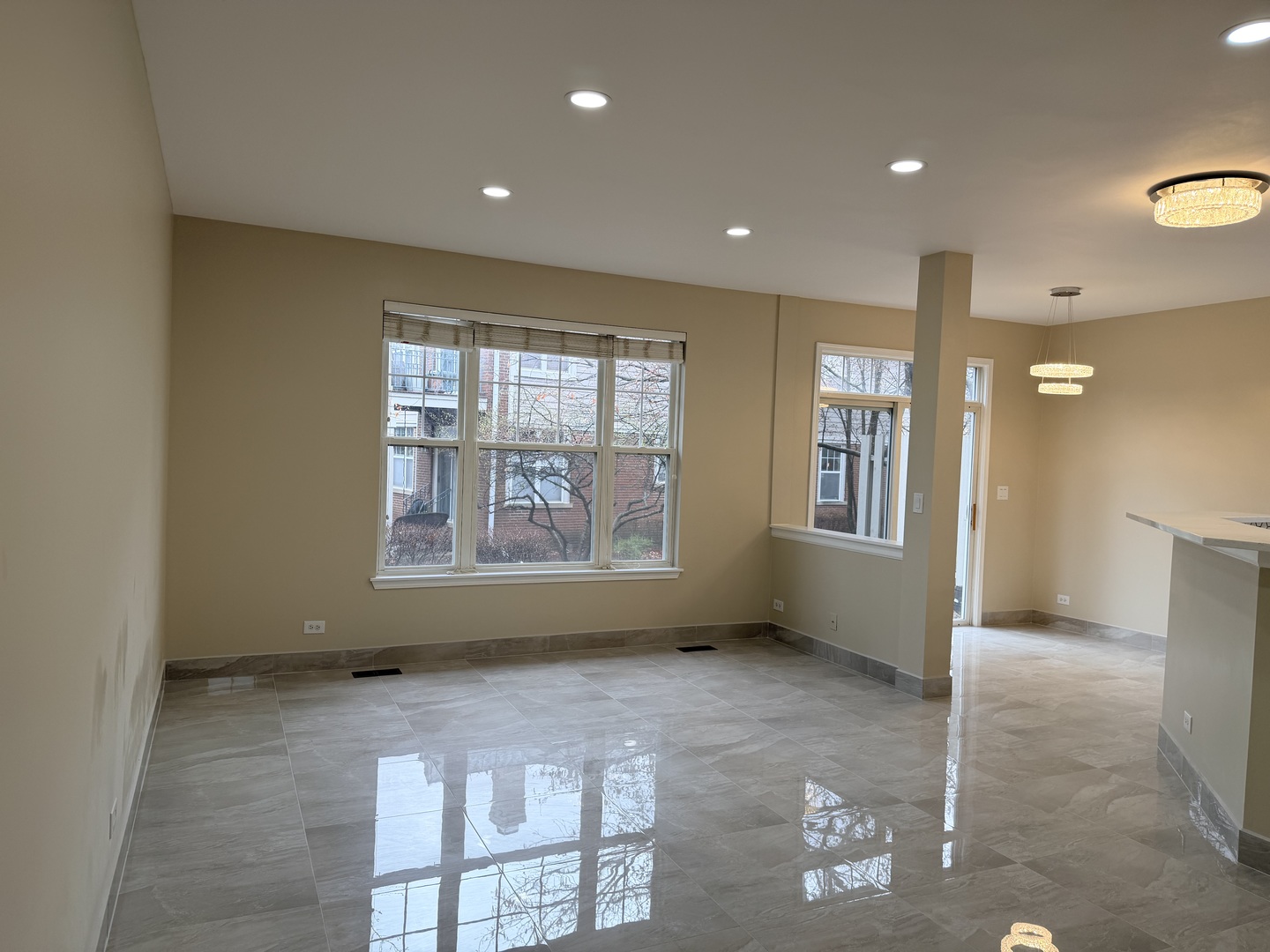 431 PINE LAKE Circle, Vernon Hills, IL