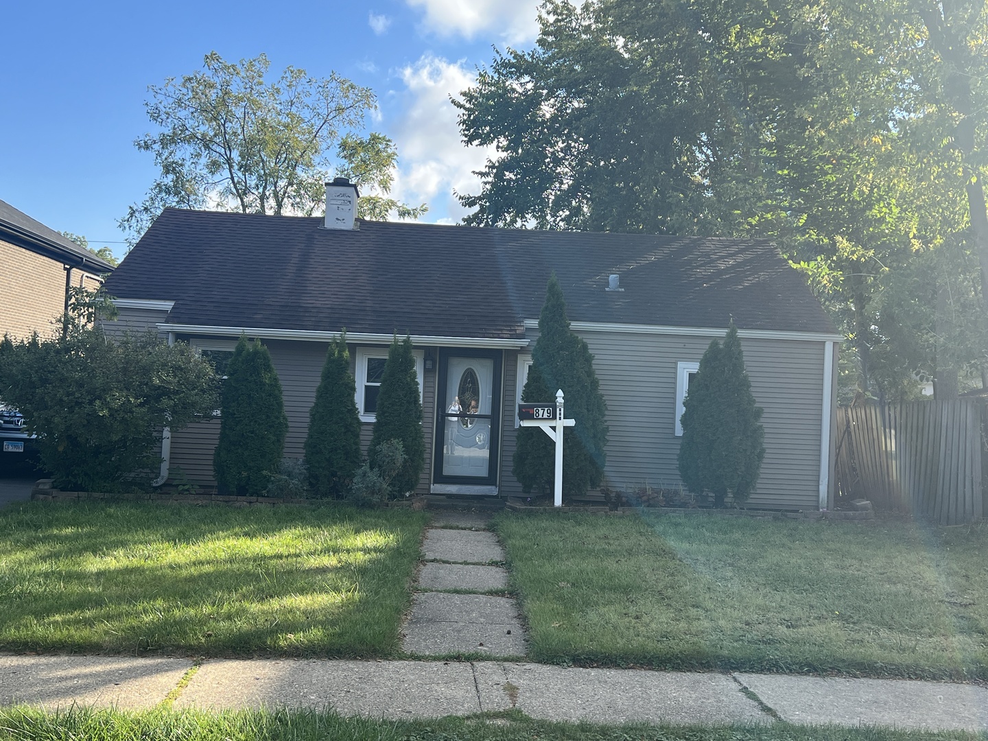 879 North Avenue, Des Plaines, IL