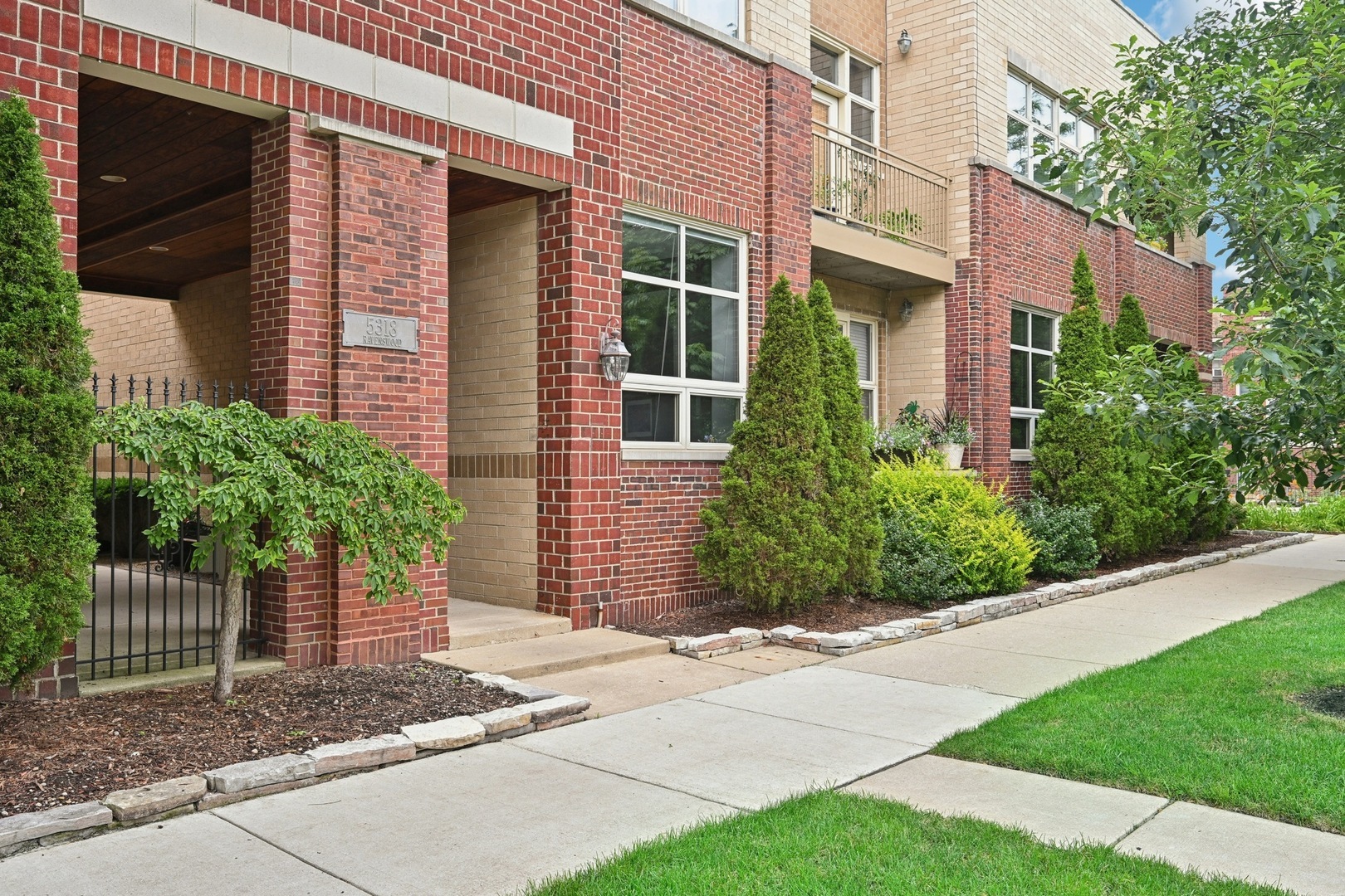 5318 N Ravenswood Avenue #107, Chicago, IL