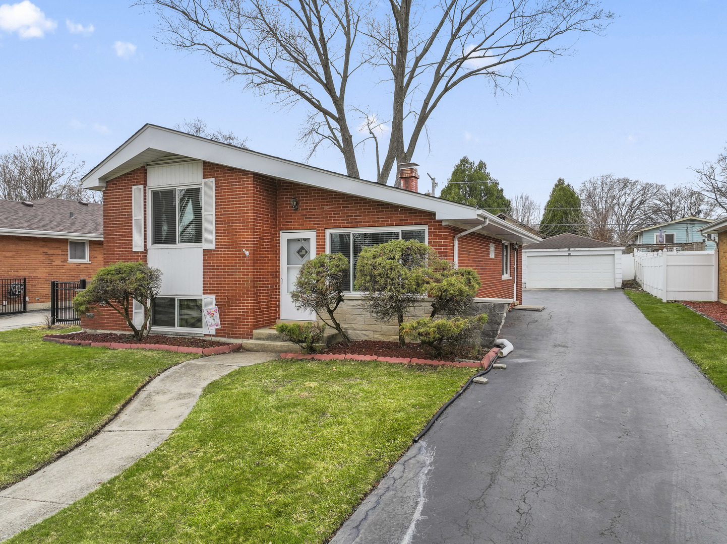 216 N Lombard Avenue, Lombard, IL