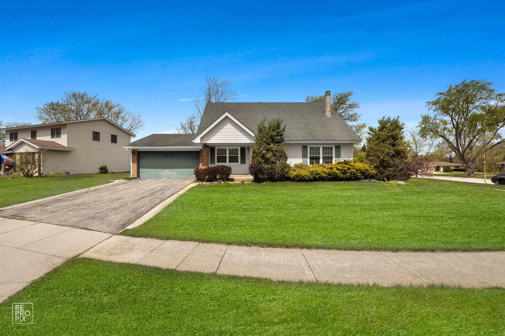 54 Smethwick Lane, Elk Grove Village, IL