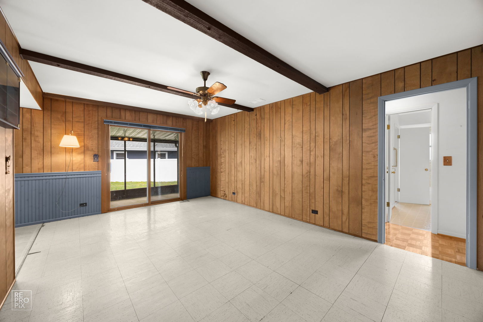 54 Smethwick Lane, Elk Grove Village, IL