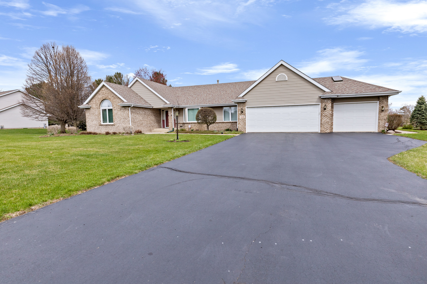 144 Glen Abbey Drive, Rockford, IL