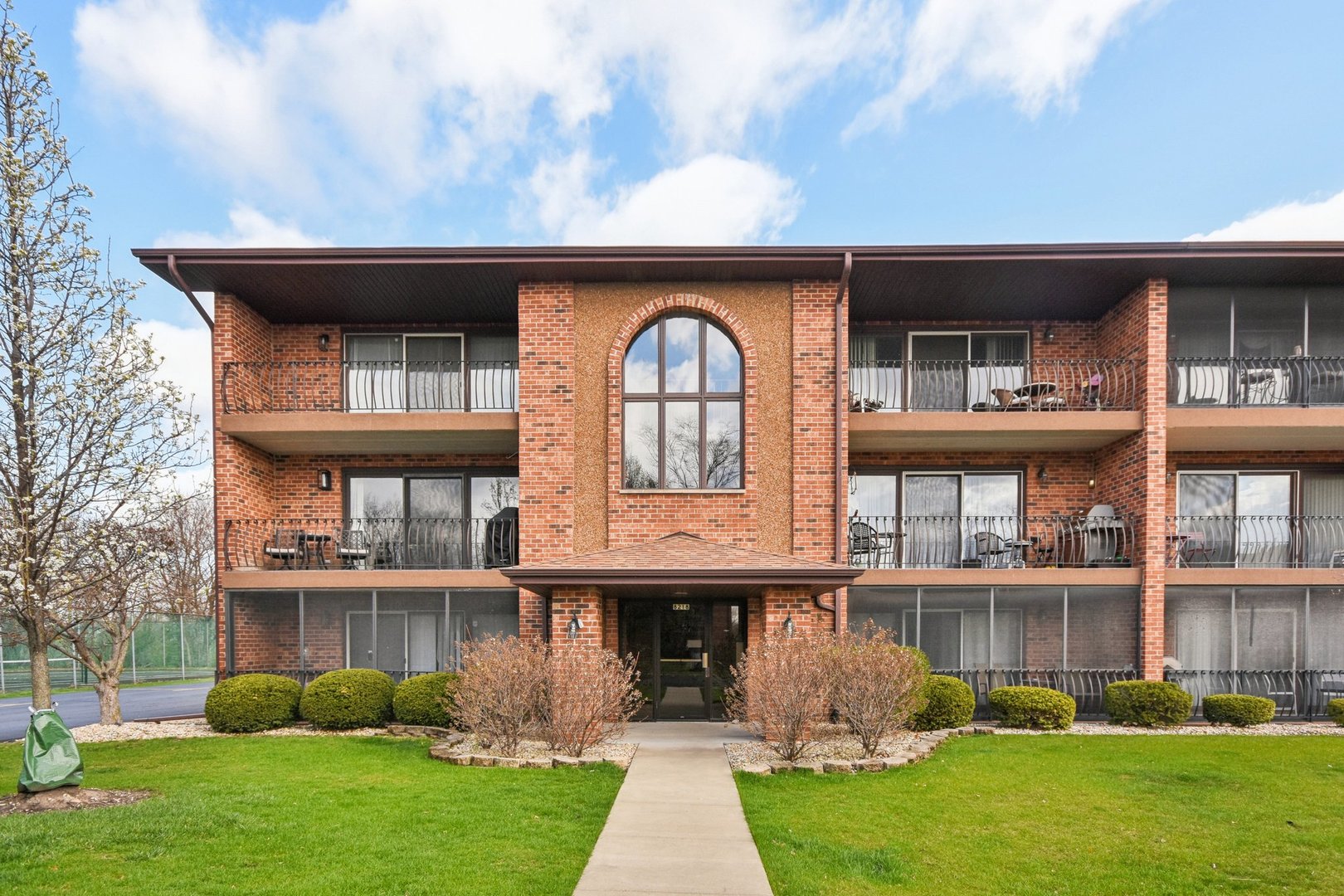 8218 Cobblestone Drive #3D, Palos Hills, IL