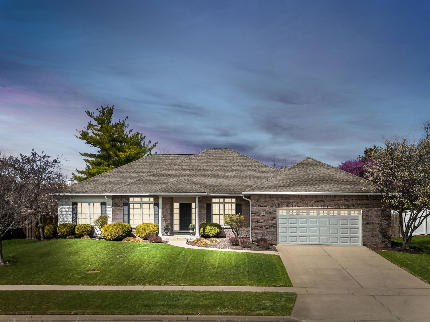 8 Sable Oaks Court, Bloomington, IL