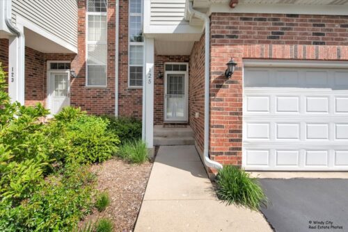 125 Chestnut Hills Circle, Burr Ridge, IL