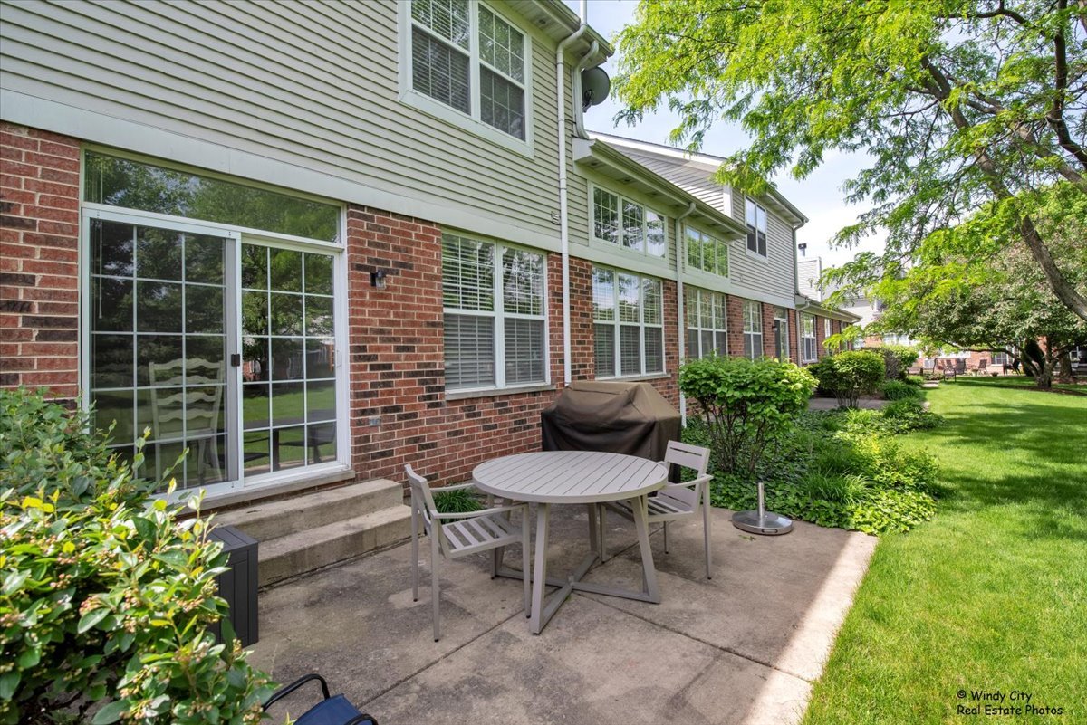 125 Chestnut Hills Circle, Burr Ridge, IL