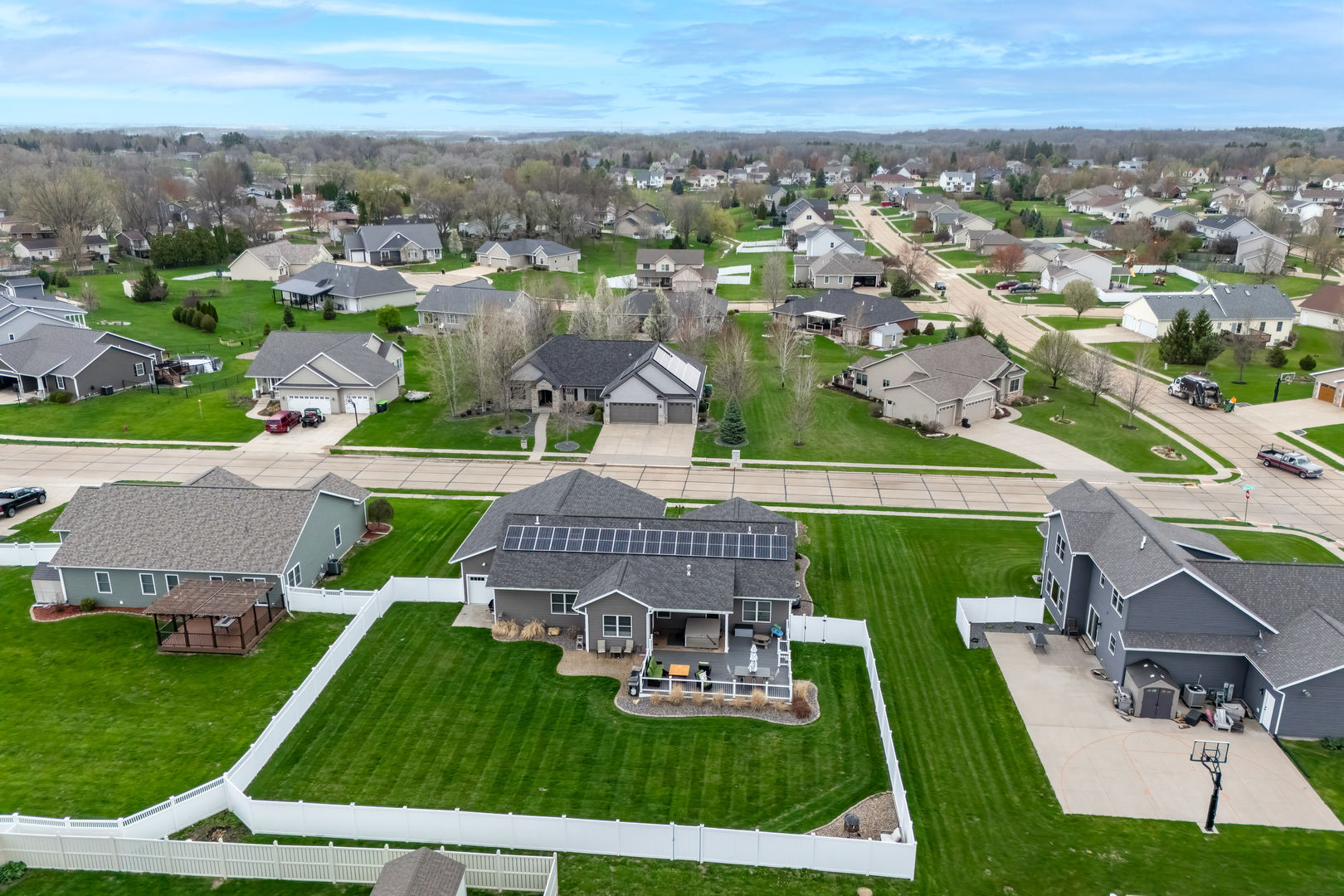 339 Hillside Drive, Eldridge, IA